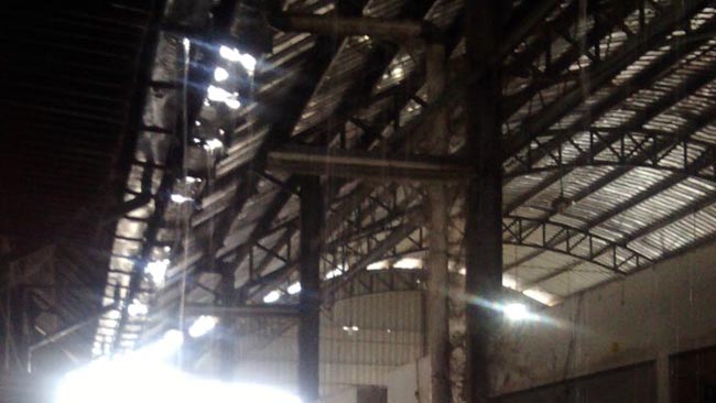 Pedagang Pasar Ngemplak Keluhkan Talang Bocor dan Jalan Becek