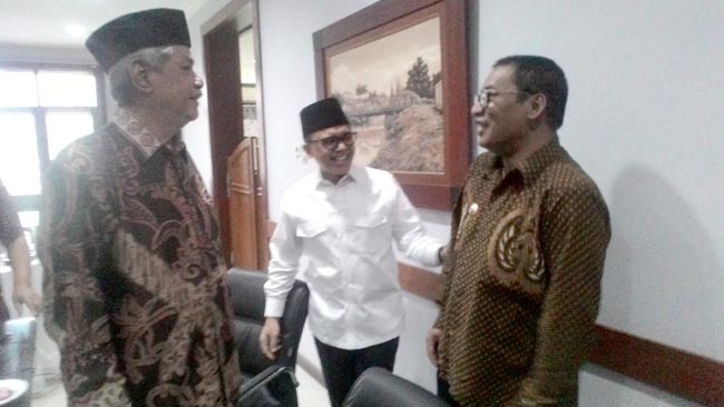 Suhu Politik Jatim Meningkat, Azwar Anas Nguliner ke Tulungagung