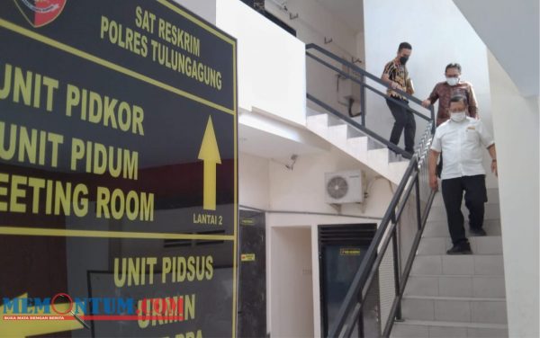 Penyidik KPK Periksa Bupati Tulungagung bersama Dua Pejabat Pemkab